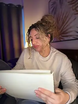 miamellycious Chat XXX in diretta