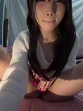 Yiyi-707: онлайн-секс-чат