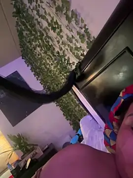 Chat XXX ao vivo de ThickTattedLatina