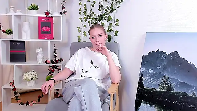 CharityKhamo লাইভ XXX চ্যাট