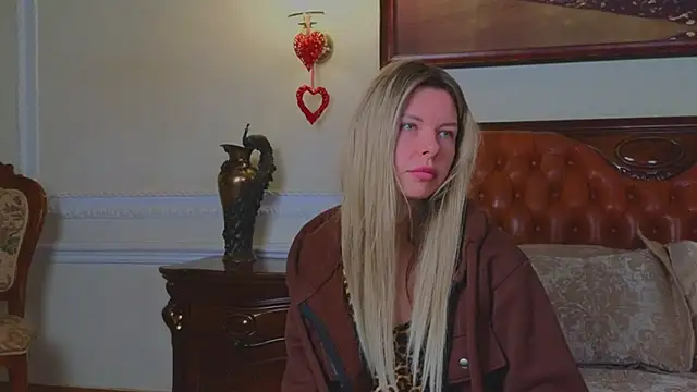 Czat XXX na żywo – Real_Tini