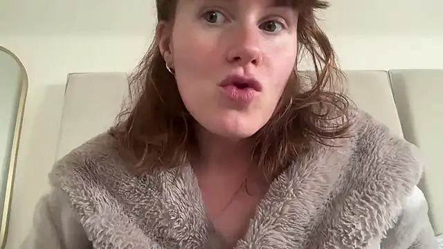 Pokazy przed kamerką – redheadrosie69