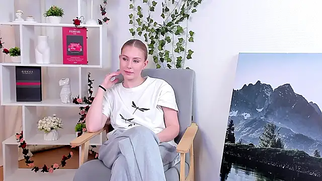 Czat XXX na żywo – CharityKhamo