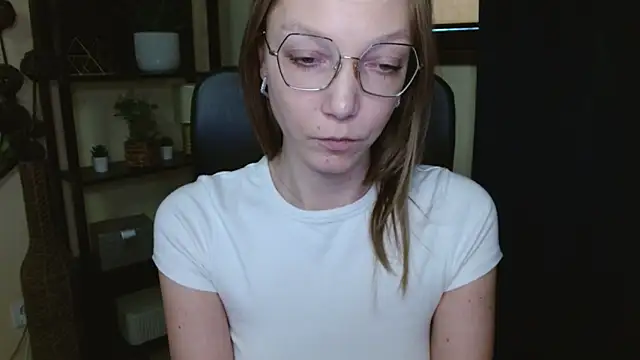 Chat XXX en directo de EmillyPlay