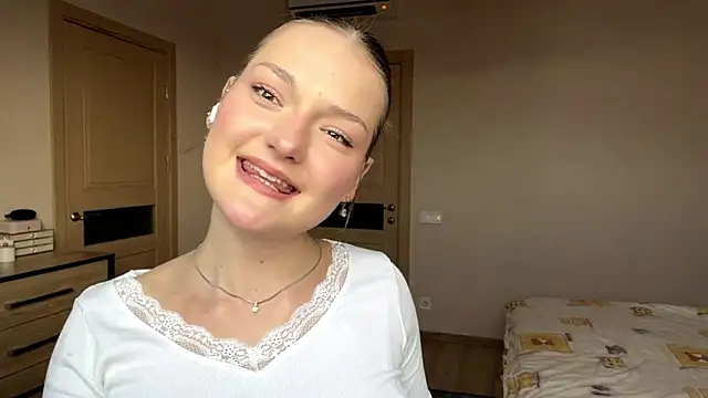 Milayouknow: онлайн-секс-чат