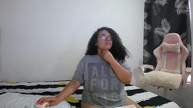 mabigomez00: διαδικτυακό σόου στην κάμερα