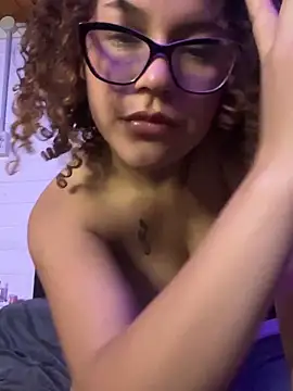 Lolavenezia: онлайн-секс-чат