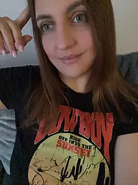 AliceDesmee: онлайн-секс-чат