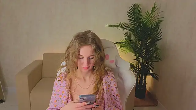 kianawhite Adlı Modelin Canlı XXX Sohbeti