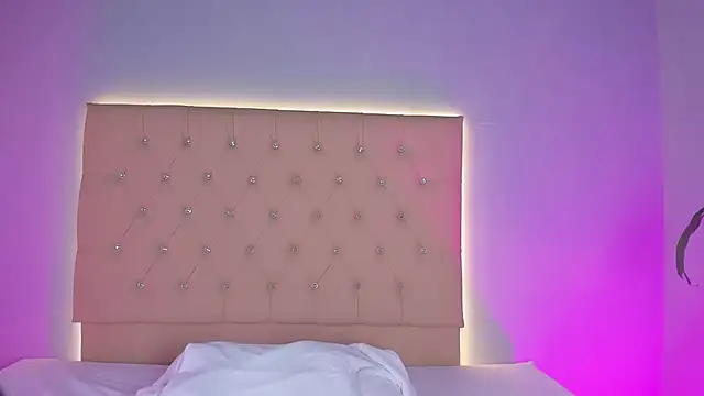 Chat XXX en directo de EmmaLawrence_