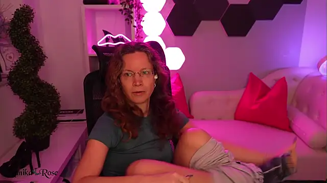 AnnikaRose Chat XXX in diretta