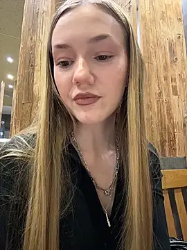 MilaMoone Live XXX-chat