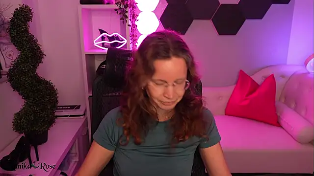AnnikaRose élő XXX-chatje