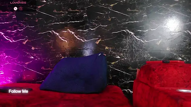 Вебкам-шоу crislingery_dolli