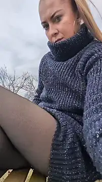 Risky_julia2330 élő XXX-chatje