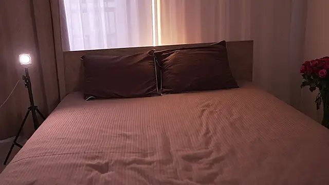 Faster_maci's Live XXX Chat