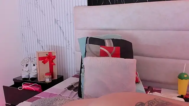 Reginavegaa 现场XXX聊天