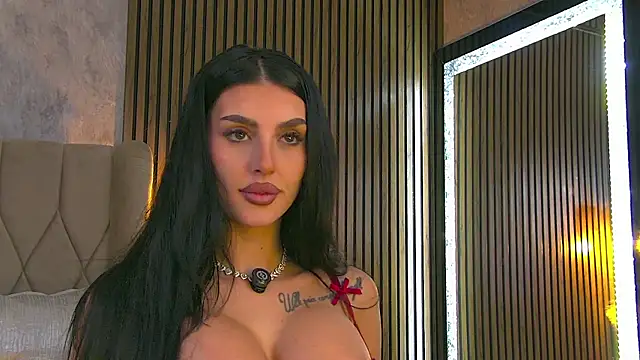 AmyBlair Chat XXX in diretta