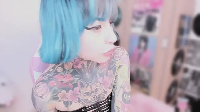 NikkiRamone élő XXX-chatje