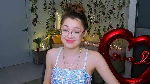 SereneFlame Chat XXX live