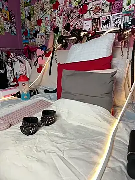 Pertunjukan Kamera Web Denise__levi_