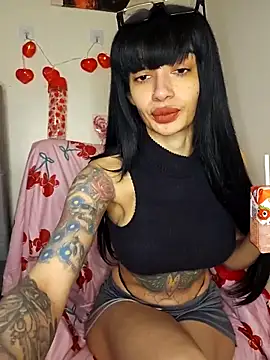 LucyMiax Pertunjukan Webcam