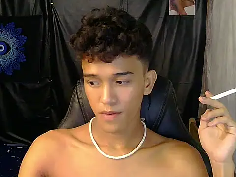 XXX chat uživo modela hugekenbigcock