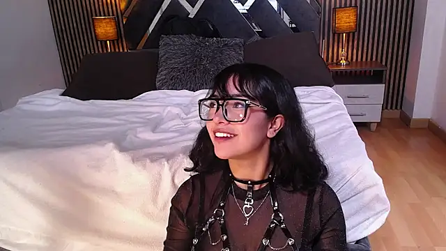 Amy_channel Adlı Modelin Canlı XXX Sohbeti