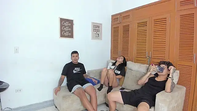 brutal_sex_room2 Adlı Modelin Web Kamerası Şovu