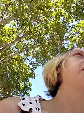 Public_Katrisha élő XXX-chatje