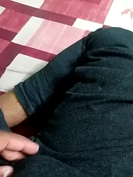 Horny-boyyy live XXX chat