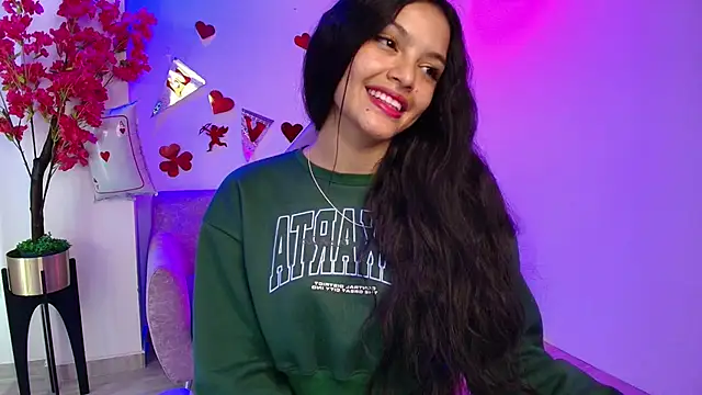 Maddie_T18: онлайн-секс-чат