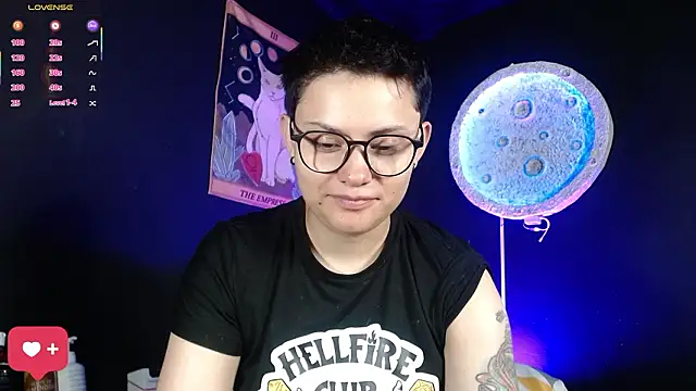 girl_intense444 élő XXX-chatje