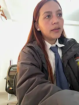 Emily-7_: онлайн-секс-чат