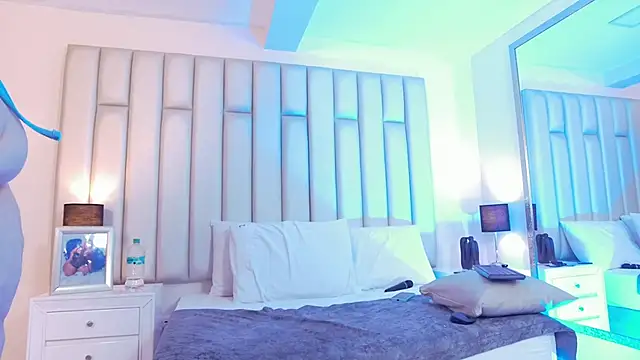 aandreaperez Chat XXX in diretta