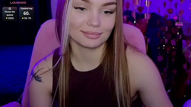 Chat XXX en directo de KitsyMoore