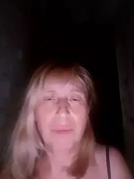 TrinaAdair Adlı Modelin Canlı XXX Sohbeti