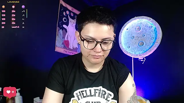 girl_intense444 Adlı Modelin Canlı XXX Sohbeti