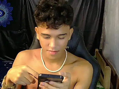 hugekenbigcock Pertunjukan Webcam