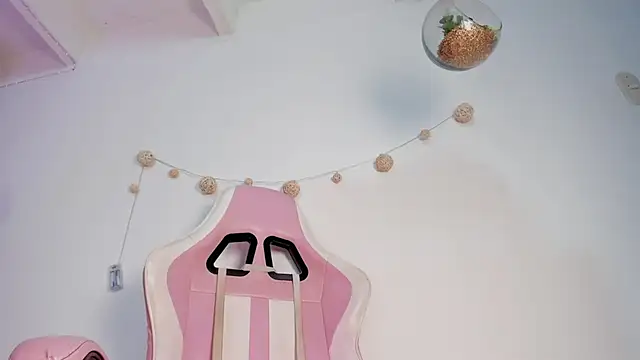 violet_77711's Live XXX Chat