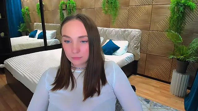 TrueReincarnation Chat XXX live