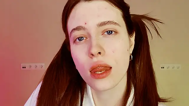 Yoka_paradoXXX élő XXX-chatje