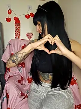 LucyMiax: онлайн-секс-чат