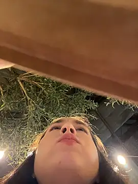 Chat XXX ao vivo de Holly_Play