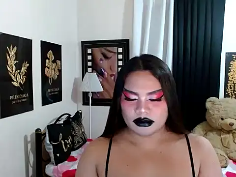 TSbrianaHugeCock élő XXX-chatje