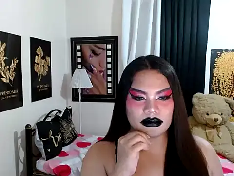 دردشة TSbrianaHugeCock الجنسية المباشرة