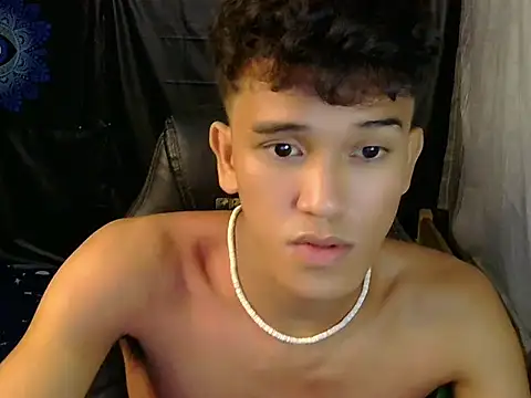 hugekenbigcock Live XXX-Chat
