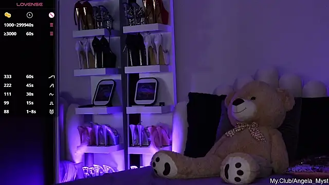 Angela_Myst live XXX chat