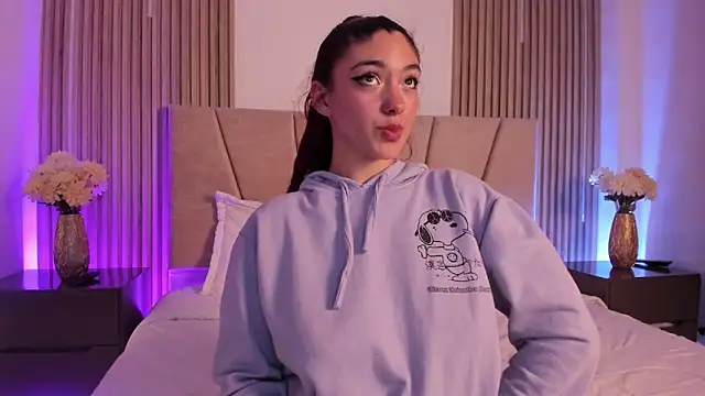 Victoria_Beaumont Adlı Modelin Canlı XXX Sohbeti