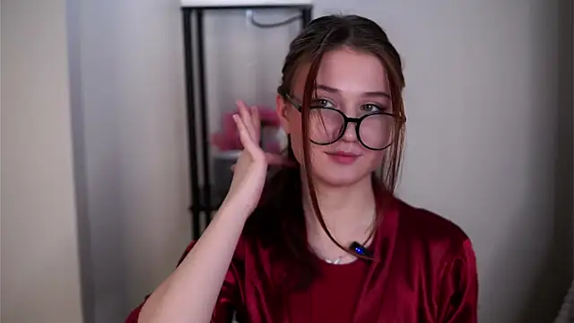 TemikaAltvater Adlı Modelin Canlı XXX Sohbeti